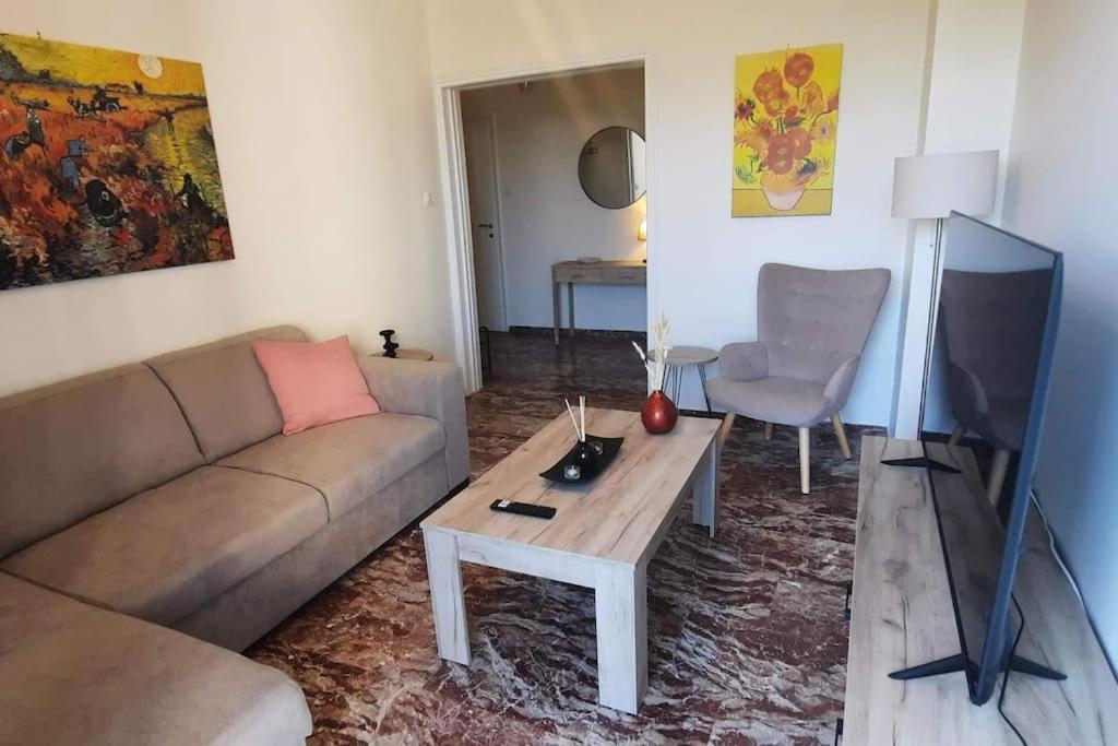 Comfort Apartment In The City Calamata Exterior foto